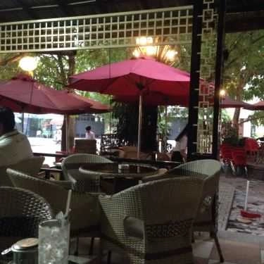 Không gian- Hoa Hồng Cafe - Đường Số 20