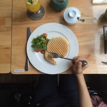Món ăn- Panini & Leafy Green Cafe