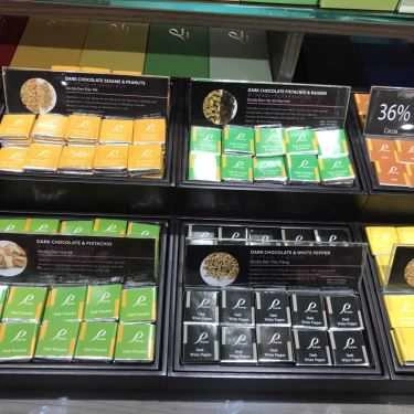 Tổng hợp- Tiệm Bánh Pheva Chocolate - TTTM Takashimaya