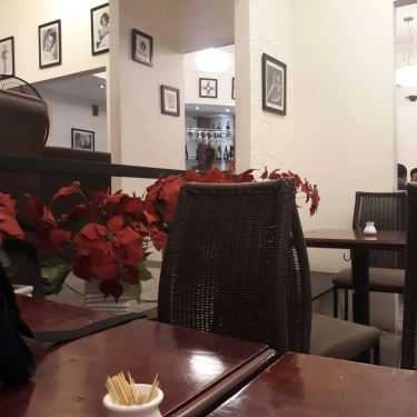 Không gian- Q Cafe
