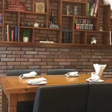 Không gian- Sweet Street Cafe