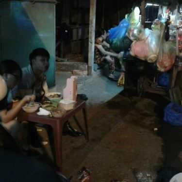 Không gian- Ăn vặt Chị Loan - Hủ Tiếu Gõ