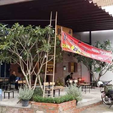 Không gian- Nhiên Coffee