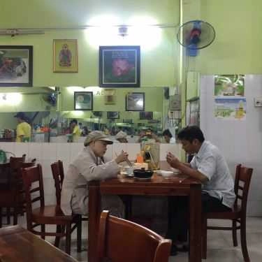 Không gian- Quán Ăn Cơm Chay Việt - Lạc Long Quân