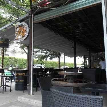 Không gian- Cafe Container Pub