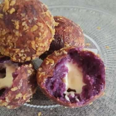 Món ăn- Tiệm Bánh Cửa Hàng May Mắn - Bánh Ngon Tuổi Thơ