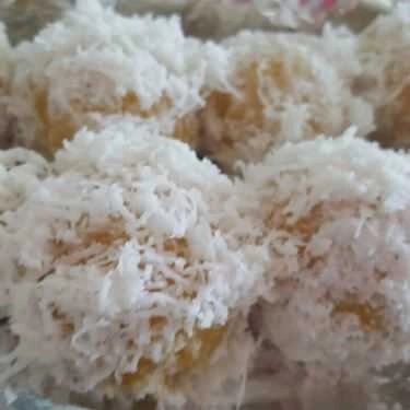 Món ăn- Tiệm Bánh Cửa Hàng May Mắn - Bánh Ngon Tuổi Thơ