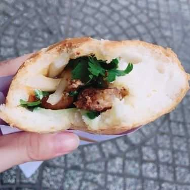 Món ăn- Ăn vặt Cười Lên Cái Coi - Bánh Mì Heo Rừng Nướng - Hoa Sứ