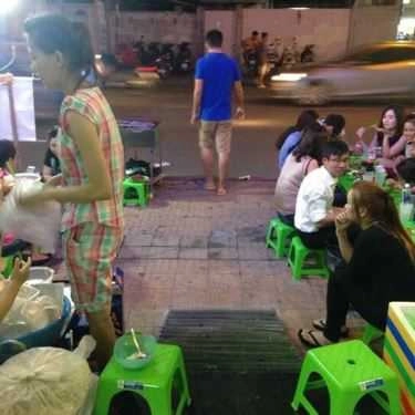 Không gian- Ăn vặt Bò Đun & Nem Nướng Bò Lá Lốp