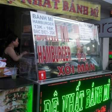Không gian- Tiệm Bánh Đệ Nhất - Bánh Mì