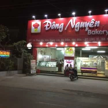 Không gian- Tiệm Bánh Đông Nguyên Bakery