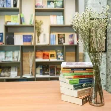 Tổng hợp- Dreamer Book Coffee