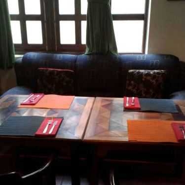 Không gian- Evita Cafe