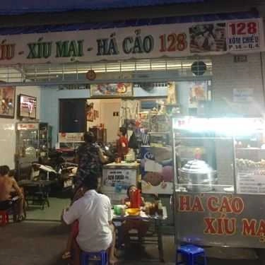 Không gian- Ăn vặt Há Cảo & Xíu Mại Xóm Chiếu