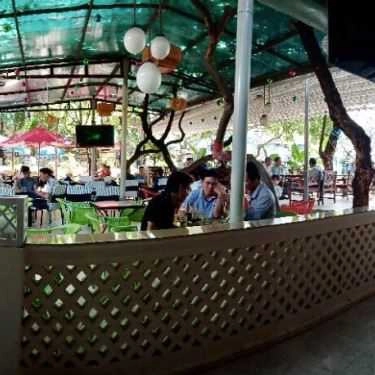 Không gian- Hồ Sen Cafe - Quang Trung