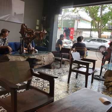 Không gian- Hue Cafe Roastery