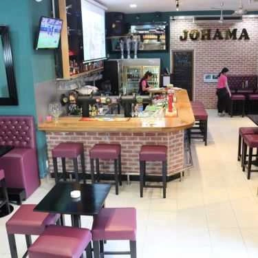 Không gian- Johama Bar