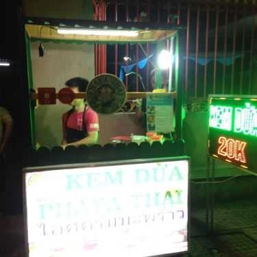 Không gian- Cafe Kem Dừa Phaya Thai - Trần Hưng Đạo