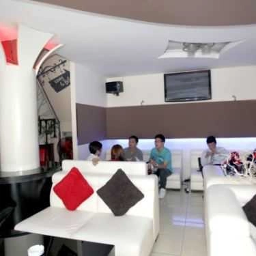 Không gian- KenBel Cafe