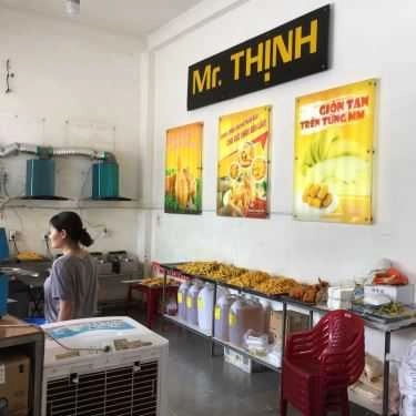 Không gian- Ăn vặt Mr. Thịnh - Khoai Lang Lắc & Gà Rán - Phạm Văn Chí