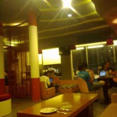Không gian- Tiệm Bánh Kinh Đô Bakery - Hai Bà Trưng