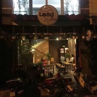 Không gian- Land Coffee