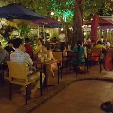 Không gian- Làng Phố Cafe