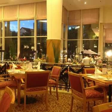 Tổng hợp- Buffet Atrium Cafe - Lotte Legend Saigon Hotel