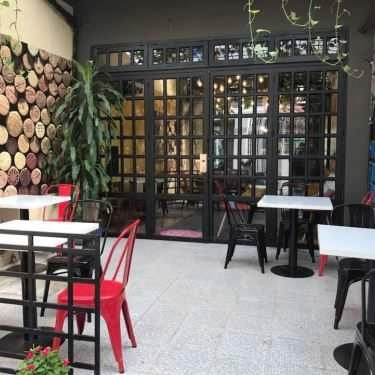 Không gian- Quán Cơm LKL - Coffee & Cơm Văn Phòng
