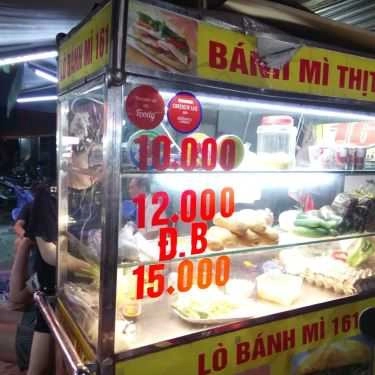 Không gian- Ăn vặt Lò Bánh Mì 161
