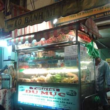 Không gian- Tiệm Bánh Lò Bánh Mì Du Mục