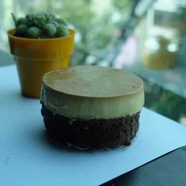 Món ăn- Local Store - Bông Lan Trứng Muối & Flan Gateau - Shop Online