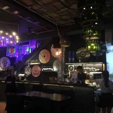 Không gian- Lost In Saigon Bar