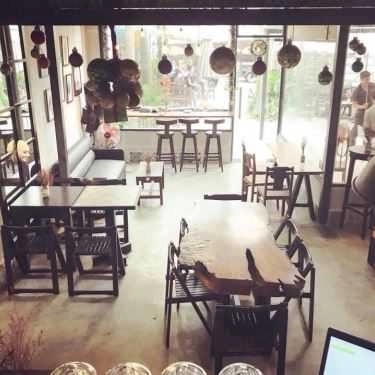 Không gian- M.A.C Coffee
