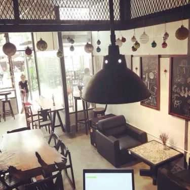 Không gian- M.A.C Coffee
