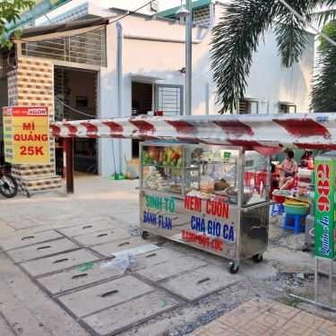 Không gian- Ăn vặt Quán 982 - Nem Cuốn, Bánh Bột Lọc & Sinh Tố