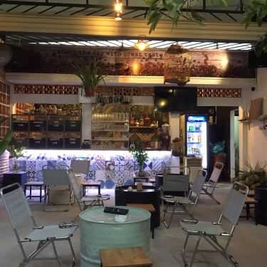Không gian- Nhan Coffee