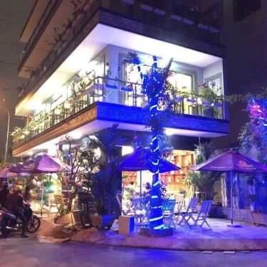 Không gian- Nhật Tân Cafe
