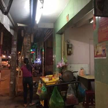 Không gian- Ăn vặt Quán Ốc 20K