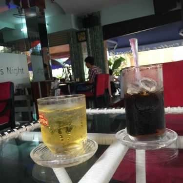 Không gian- Paris Night Coffee