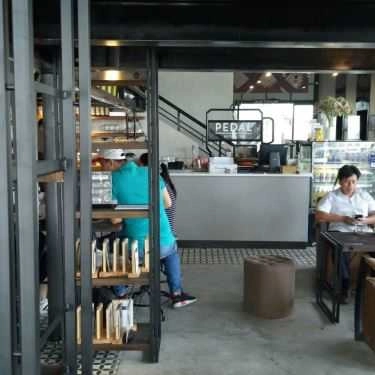 Không gian- Pedal - Bistro & Cafe