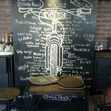 Không gian- Pedal - Bistro & Cafe