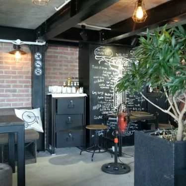 Không gian- Pedal - Bistro & Cafe