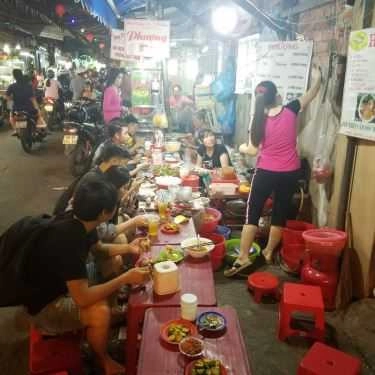 Không gian- Ăn vặt Phượng - Trứng Vịt Lộn