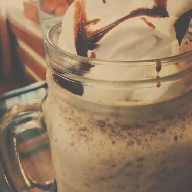 Tổng hợp- Q Cafe & Studio