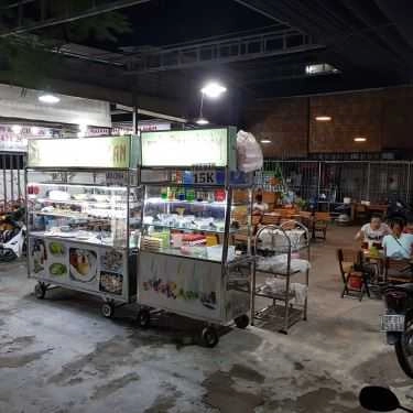 Không gian- Cafe Ăn Vặt Quán - Lê Văn Lương