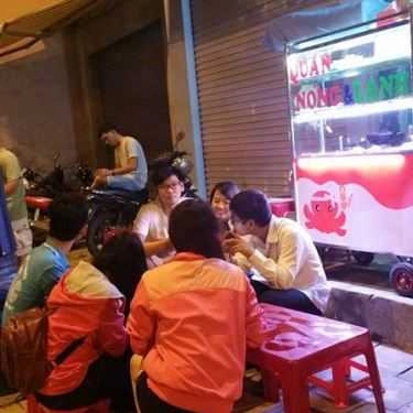 Không gian- Quán Nóng & Lạnh - Thế Giới Ăn Vặt