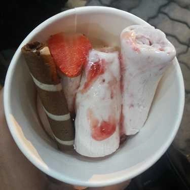 Món ăn- Cafe Roll IceReam - Bờ Bao Tân Thắng