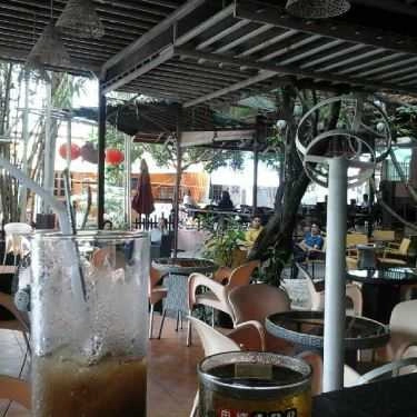 Không gian- Ruby Cafe