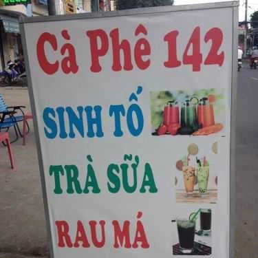 Không gian- Ăn vặt Sinh Tố 142